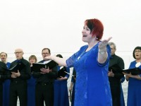 Kristel Reinsalu ja 150-aastane Sindi laulukoor. Foto: Urmas Saard