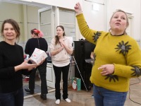 Kultuuride sild: „Vievis-Pärnu” 2021. aastal Raeküla Vanakooli keskuses. Foto: Urmas Saard / Külauudised