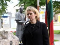 32 Küüditamise 79. aastapäeval Vievises. Foto: Urmas Saard / Külauudised
