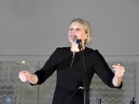 004 Liia Kanemägi monoetendus "Pikk tige vanaeit" Raeküla Vanakooli keskuses. Foto: Urmas Saard / Külauudised