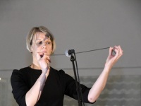 006 Liia Kanemägi monoetendus "Pikk tige vanaeit" Raeküla Vanakooli keskuses. Foto: Urmas Saard / Külauudised