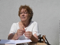 Liivi Aarma autogrammitund Raekülas Aarmate koduhoovil. Foto: Urmas Saard / Külauudised