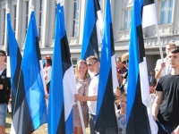 003 Lipu päeva tähistamine Rüütli platsil ja rongkäiguga. Foto: Urmas Saard
