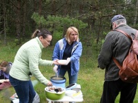 Loodusretkel nimetu allika juurde. Foto: Urmas Saard / Külauudised