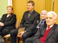 011 Paikuse vallavanem Kuno Erkmann (keskel).  Foto: Urmas Saard