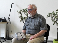 Luulekogumiku „Versioon 7.0” esitlusel Pärnu Keskraamatukogus. Foto: Urmas Saard / Külauudised