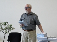 Luulekogumiku „Versioon 7.0” esitlusel Pärnu Keskraamatukogus. Foto: Urmas Saard / Külauudised