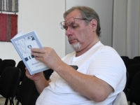 Luulekogumiku „Versioon 7.0” esitlusel Pärnu Keskraamatukogus. Foto: Urmas Saard / Külauudised