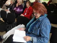 Luulekogumiku „Versioon 7.0” esitlusel Pärnu Keskraamatukogus. Foto: Urmas Saard / Külauudised