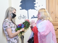 Maris Volteini viimane tööpäev Sindi gümnaasiumi kantselei juhataja ametis. Foto: Urmas Saard / Külauudised