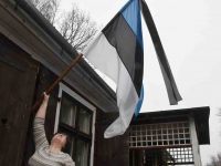Lipud märtsiküüditamise päeval Sindis. Foto: Urmas Saard / Külauudised