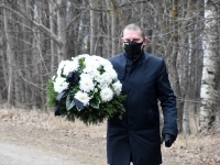 Märtsiküüditamise päeval Pärnu Leinapargis. Foto: Urmas Saard / Külauudised