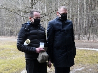 Märtsiküüditamise päeval Pärnu Leinapargis. Foto: Urmas Saard / Külauudised