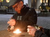 Märtsipommitamise 80. aastapäeval Nigulistes ja Harju tänaval. Foto: Urmas Saard / Külauudised