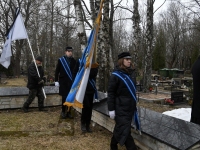 Märtsipommitamise ohvrite mälestuspäeval Tallinna Siselinna kalmistul. Foto: Urmas Saard / Külauudised