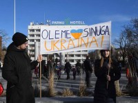 Meeleavaldus Pärnus Iseseisvuse väljakul Ukraina toetuseks. Foto: Urmas Saard / Külauudised