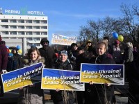 Meeleavaldus Pärnus Iseseisvuse väljakul Ukraina toetuseks. Foto: Urmas Saard / Külauudised