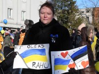 Meeleavaldus Pärnus Iseseisvuse väljakul Ukraina toetuseks. Foto: Urmas Saard / Külauudised