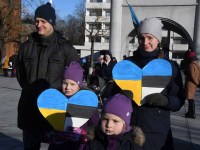 Meeleavaldus Pärnus Iseseisvuse väljakul Ukraina toetuseks. Foto: Urmas Saard / Külauudised