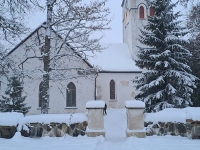 Metsavennad Kose kirikus ja kalmistul. Foto: Urmas Saard / Külauudised