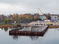 Nurgakivi asetamine Pärnu jõge ületavale uuele Pärnu autosillale. Foto: Arbo Rae