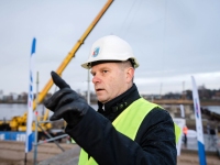 Nurgakivi asetamine Pärnu jõge ületavale uuele Pärnu autosillale. Foto: Arbo Rae