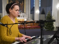 Oleviste jõuluteenistus vähekindlustatutele. Foto: Urmas Saard / Külauudised
