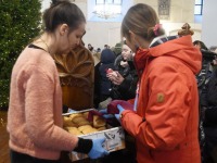 Oleviste jõuluteenistus vähekindlustatutele. Foto: Urmas Saard / Külauudised