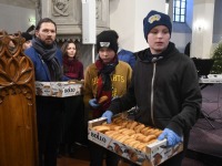 Oleviste jõuluteenistus vähekindlustatutele. Foto: Urmas Saard / Külauudised