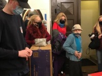 Oleviste koguduse koduta ja vähekindlustatud inimeste meelespidamine. Foto: Riina Solman