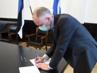 Pärnu koalitsioonilepingu allkirjastamine. Foto: Urmas Saard / Külauudised