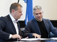 Pärnu koalitsioonilepingu allkirjastamine. Foto: Urmas Saard / Külauudised