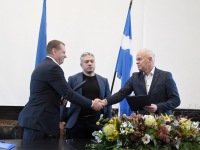 Pärnu koalitsioonilepingu allkirjastamine. Foto: Urmas Saard / Külauudised