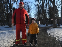 Pärnu Mihkel Lüdigi nimeline meeskoor laulab Tallinna värava juures kevadet tervitavaid laule. Foto: Urmas Saard / Külauudised