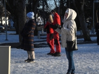 Pärnu Mihkel Lüdigi nimeline meeskoor laulab Tallinna värava juures kevadet tervitavaid laule. Foto: Urmas Saard / Külauudised