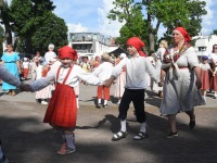 Pärnumaa Mudilaste Laulu- ja Tantsupidu Vallikäärus. Foto: Urmas Saard / Külauudised