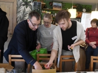 Pastakakogujad Pärnus Joonase kohvikus. Foto: Urmas Saard / Külauudised