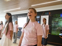 Piedmont East Bay Children’s Choir Californiast saab Tallinna D-terminalis sooja vastuvõtu osaliseks. Foto: Urmas Saard / Külauudised