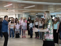 Piedmont East Bay Children’s Choir Californiast saab Tallinna D-terminalis sooja vastuvõtu osaliseks. Foto: Urmas Saard / Külauudised