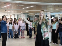 Piedmont East Bay Children’s Choir Californiast saab Tallinna D-terminalis sooja vastuvõtu osaliseks. Foto: Urmas Saard / Külauudised