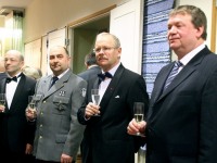 Viimane haldusreformi eelne Eesti Vabariigi aastapäeva vastuvõtt Põltsamaa kultuurikeskuses (paremalt) – Põltsamaa linnavolikogu esimees Andres Vään, linnapea Jaan Aiaots, Põltsamaa vallavolikogu esimees Indrek Eensalu ja Põltsamaa vallavanem Toivo Tõnson. Foto: Väino Valdmann