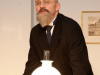 Harrastusnäitleja ja lavastaja Janek Varblas Jaan Poskana näidendis 2016. aastal. Foto: Johannes Haav