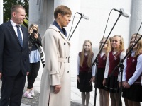 026 President Kersti Kaljulaid Iseseisvuse väljakul. Foto: Urmas Saard / Külauudised