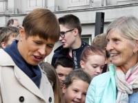 033 President Kersti Kaljulaid Iseseisvuse väljakul. Foto: Urmas Saard / Külauudised