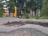 Pumptrack’i rajamine Sindis Kooli parki. Foto: Urmas Saard / Külauudised