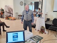 Raamatu “Pildikesi Paikuselt” esitlus Seljametsal. Foto: Urmas Saard / Külauudised