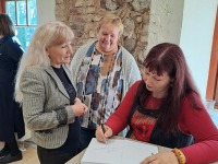 Raamatu “Pildikesi Paikuselt” esitlus Seljametsal. Foto: Urmas Saard / Külauudised