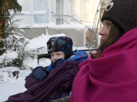 Raeküla Vanakooli keskuse ees tähistatav neljas adventpüha. Foto: Urmas Saard / Külauudised