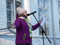 Raeküla Vanakooli keskuse ees tähistatav neljas adventpüha. Foto: Urmas Saard / Külauudised