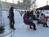 Raeküla Vanakooli keskuse ees tähistatav neljas adventpüha. Foto: Urmas Saard / Külauudised